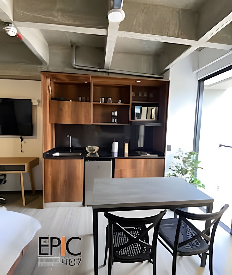 Epic Suite 407 Deluxe Airport