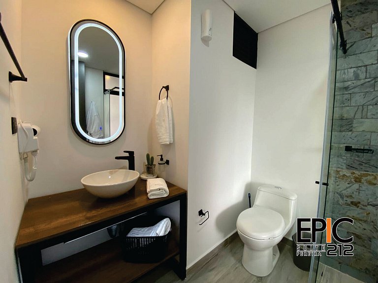 Epic Suite 212 Deluxe Airport