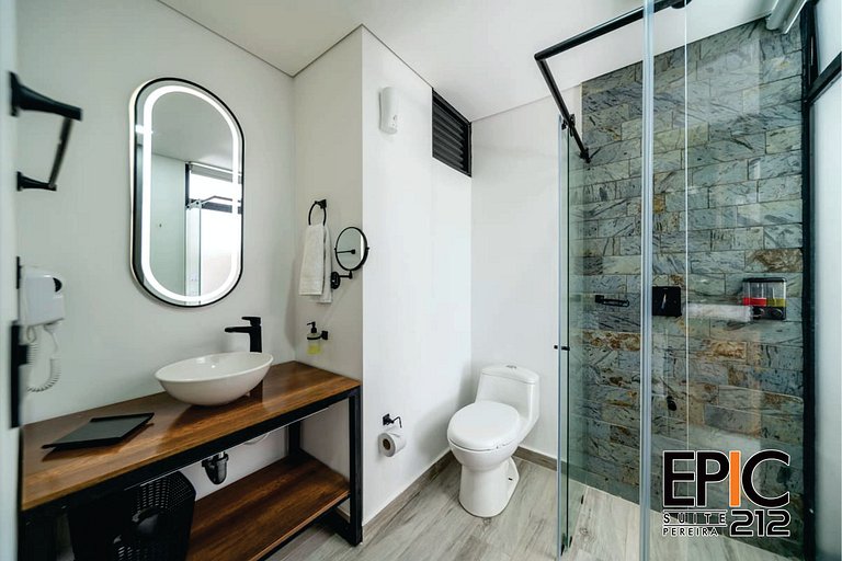 Epic Suite 212 Deluxe Airport