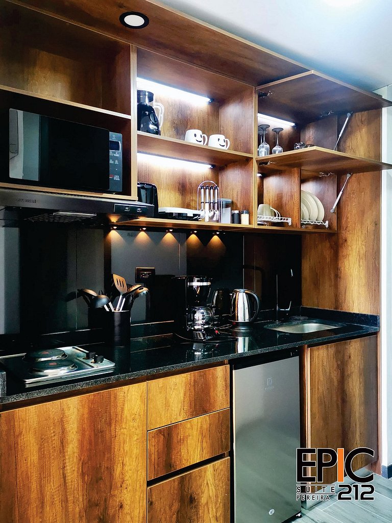 Epic Suite 212 Deluxe Airport