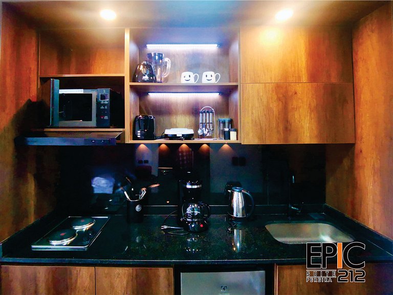 Epic Suite 212 Deluxe Airport