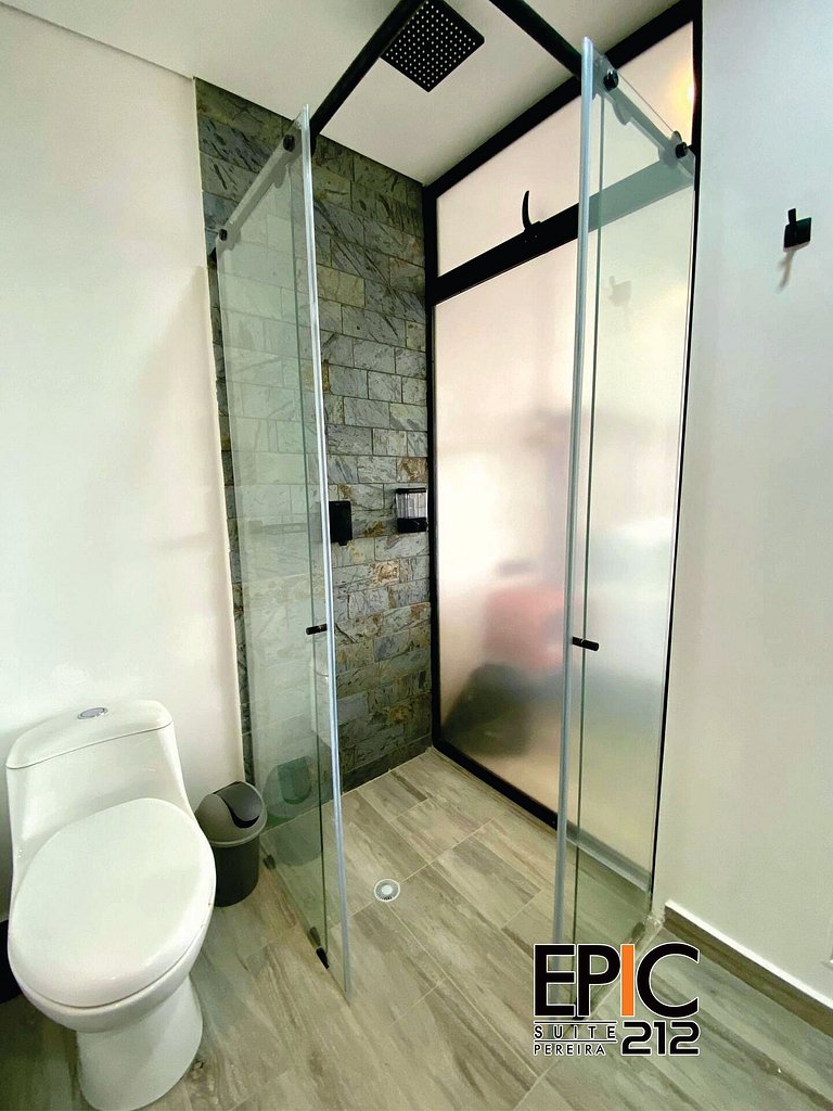 Epic Suite 212 Deluxe Airport