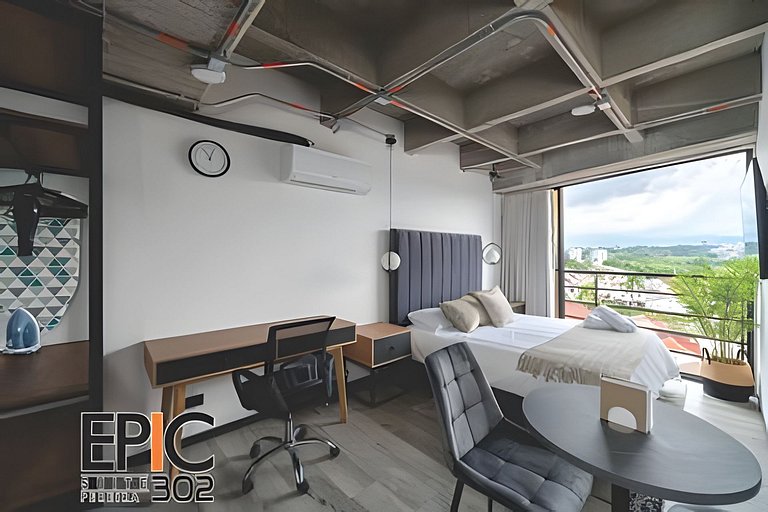 Epic Suite 302 Deluxe Airport