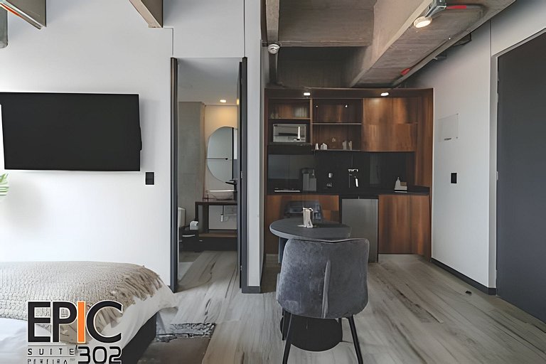 Epic Suite 302 Deluxe Airport