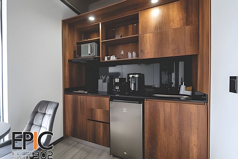 Epic Suite 302 Deluxe Airport