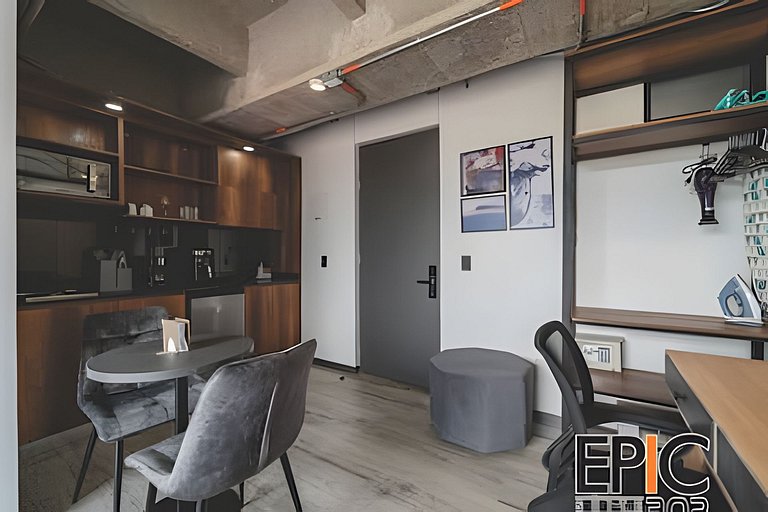 Epic Suite 302 Deluxe Airport