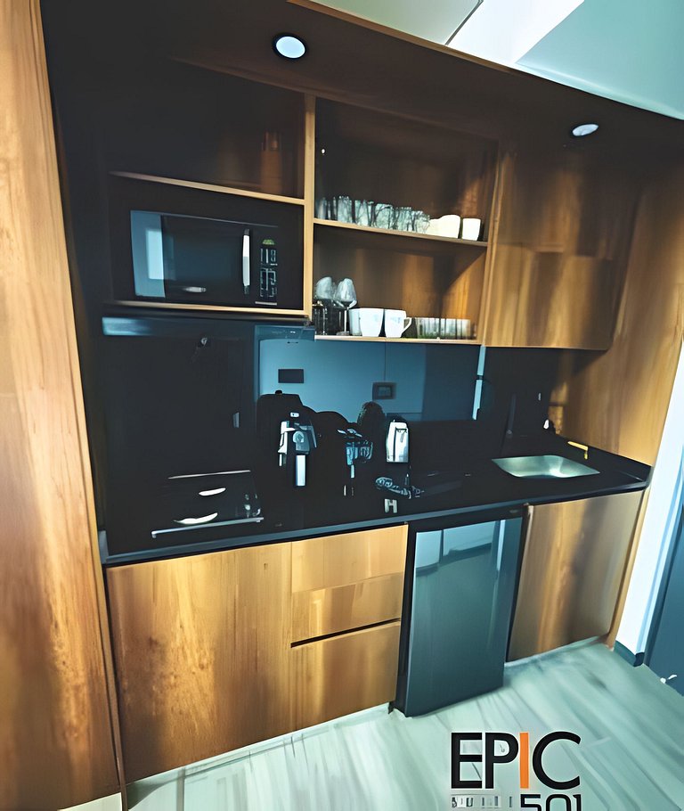 Epic Suite 501 Deluxe Airport