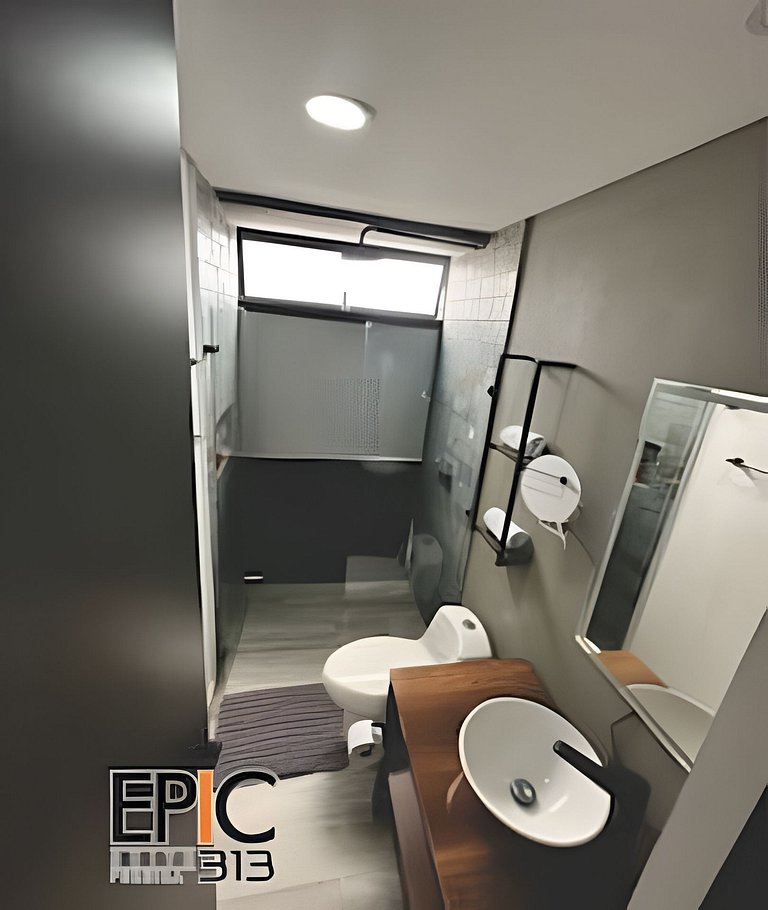 Epic Suite 313 Deluxe Airport 10P 3Rooms