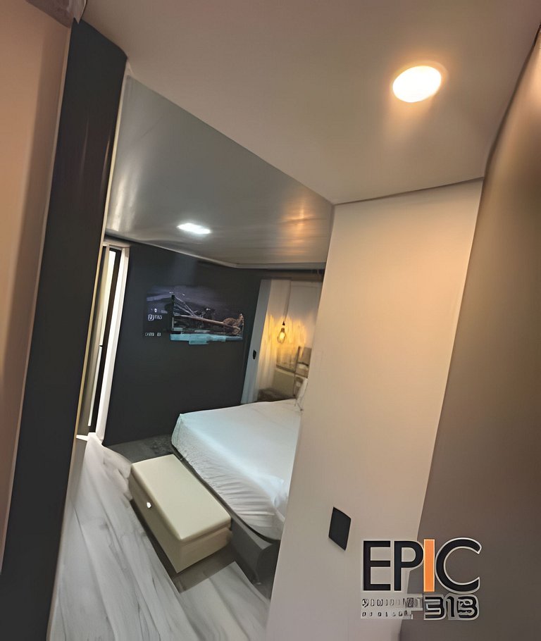 Epic Suite 313 Deluxe Airport 10P 3Rooms