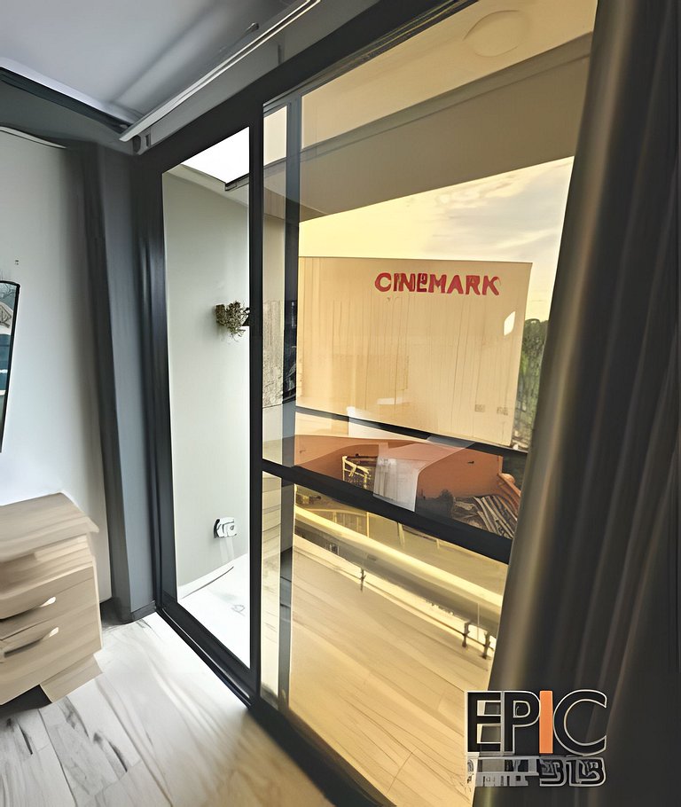 Epic Suite 313 Deluxe Airport Family 3H 10P