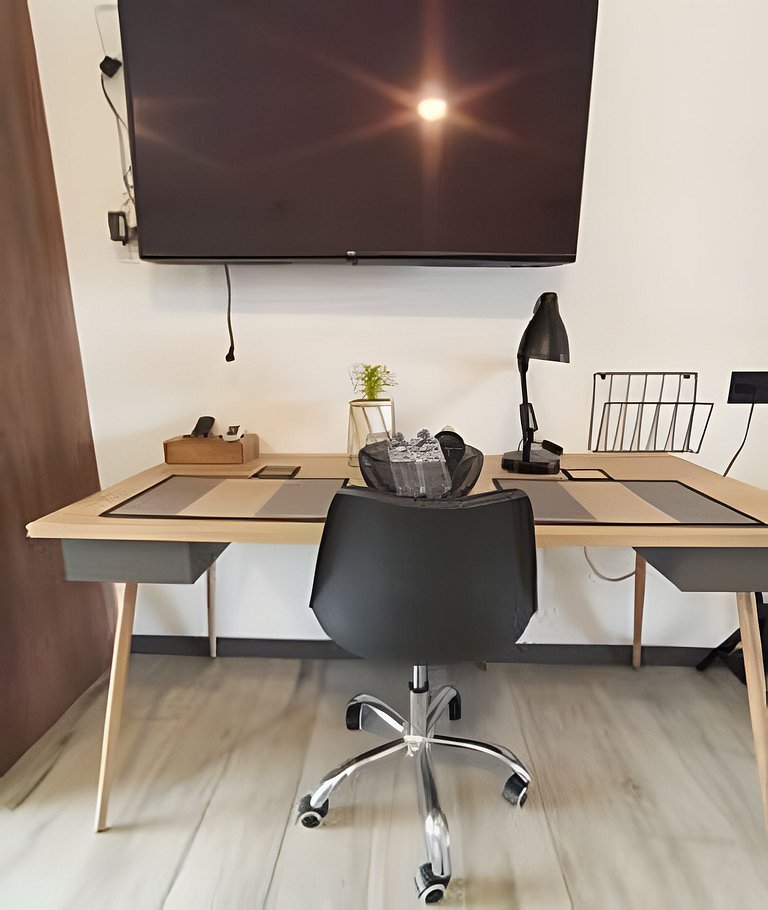 Epic Suite 210 Deluxe Airport