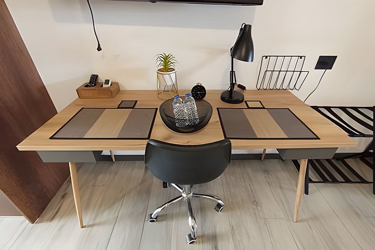 Epic Suite 210 Deluxe Airport