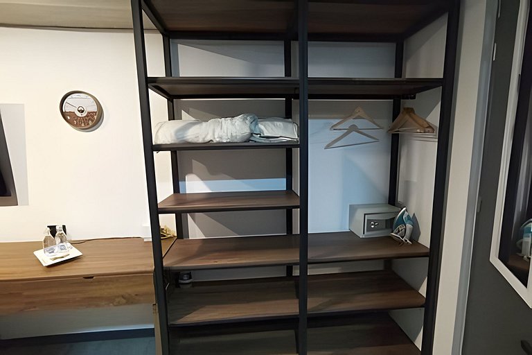 Epic Suite 210 Deluxe Airport