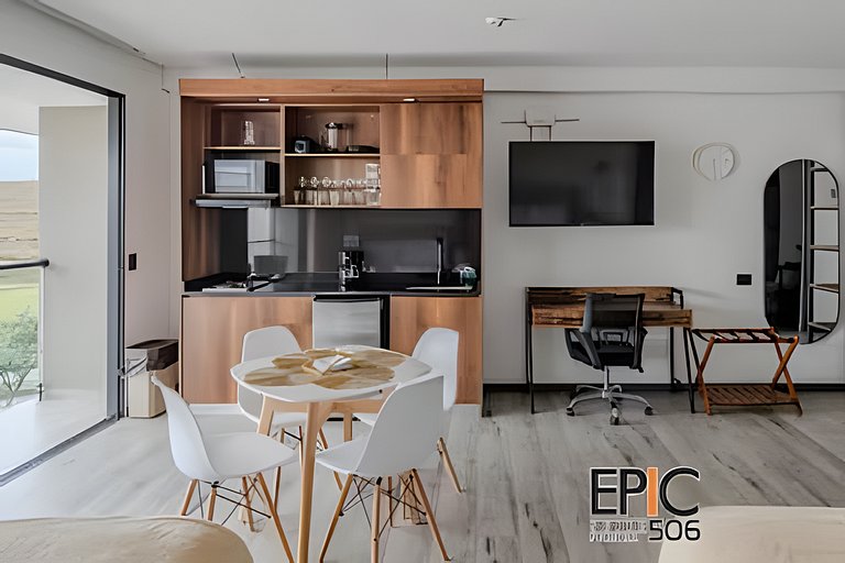 Epic Suite 506 Deluxe Airport