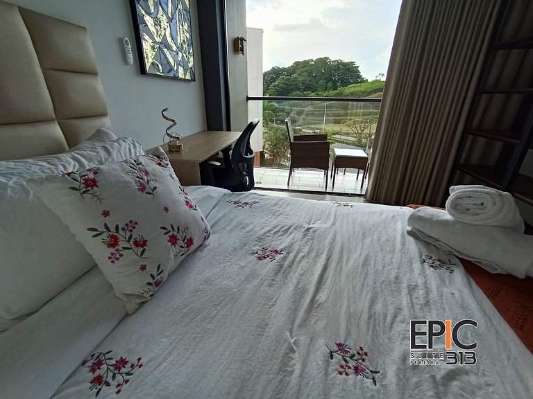 Epic Suite 313 Deluxe Airport 10P 3Rooms