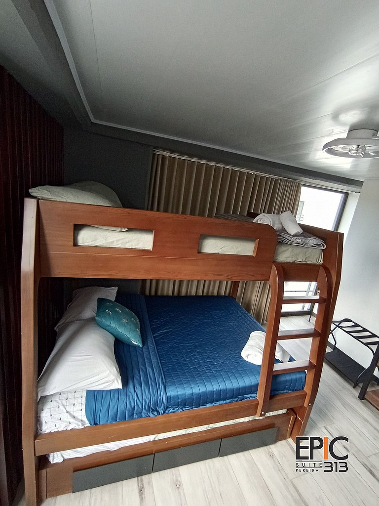 Epic Suite 313 Deluxe Airport 10P 3Rooms