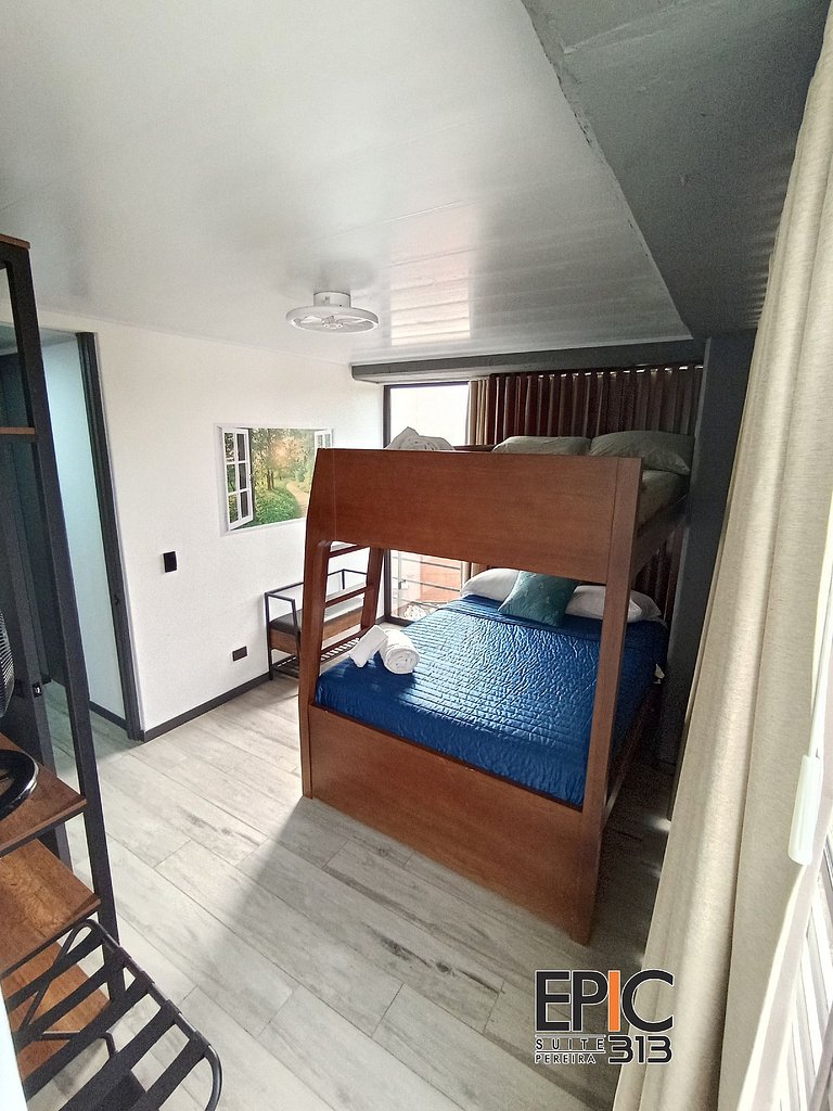 Epic Suite 313 Deluxe Airport 10P 3Rooms