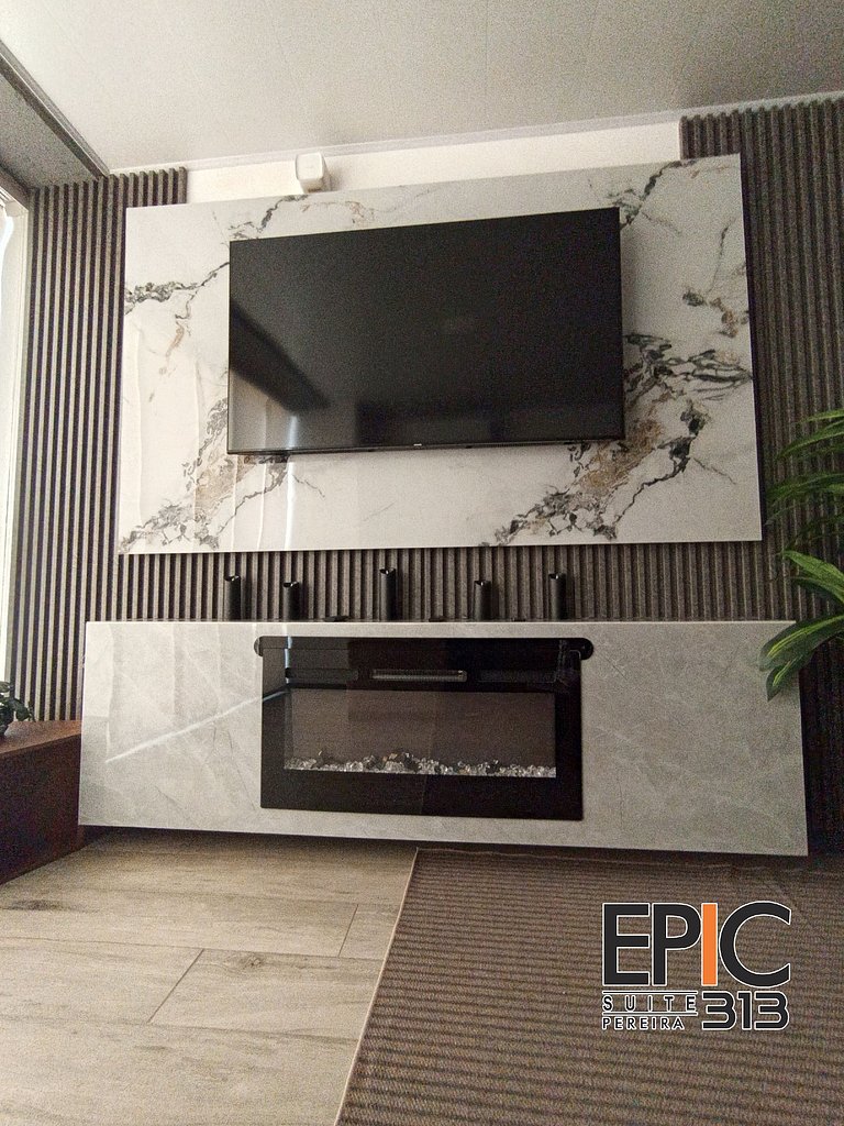 Epic Suite 313 Deluxe Airport 10P 3Rooms