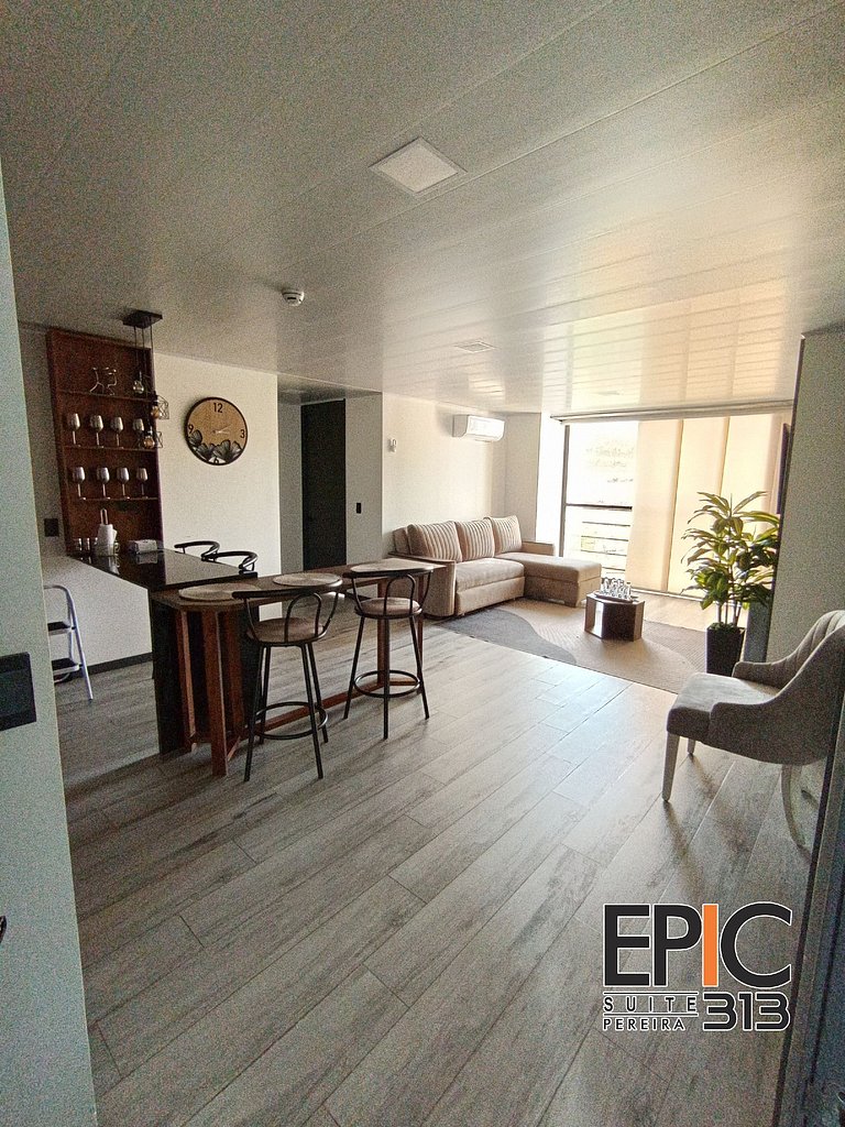 Epic Suite 313 Deluxe Airport 10P 3Rooms