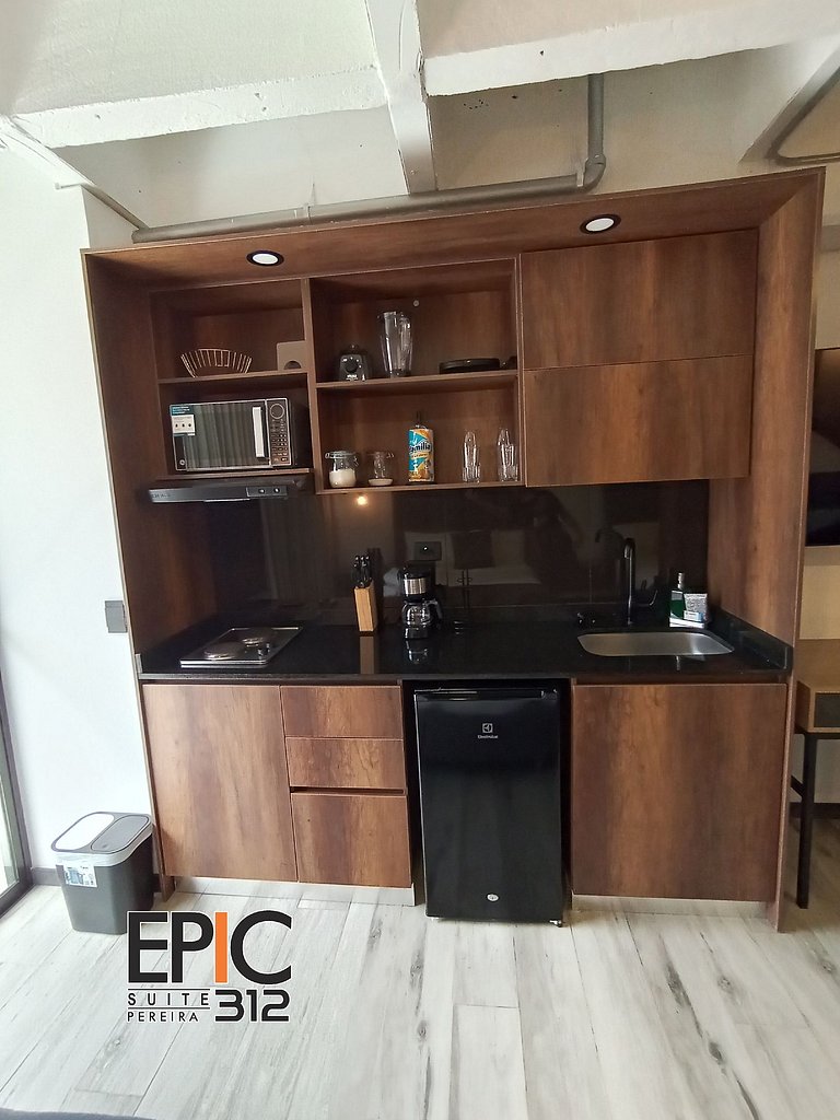 Epic Suite 312 Deluxe Airport 2 Bed