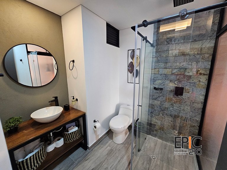 Epic Suite 210 Deluxe Airport