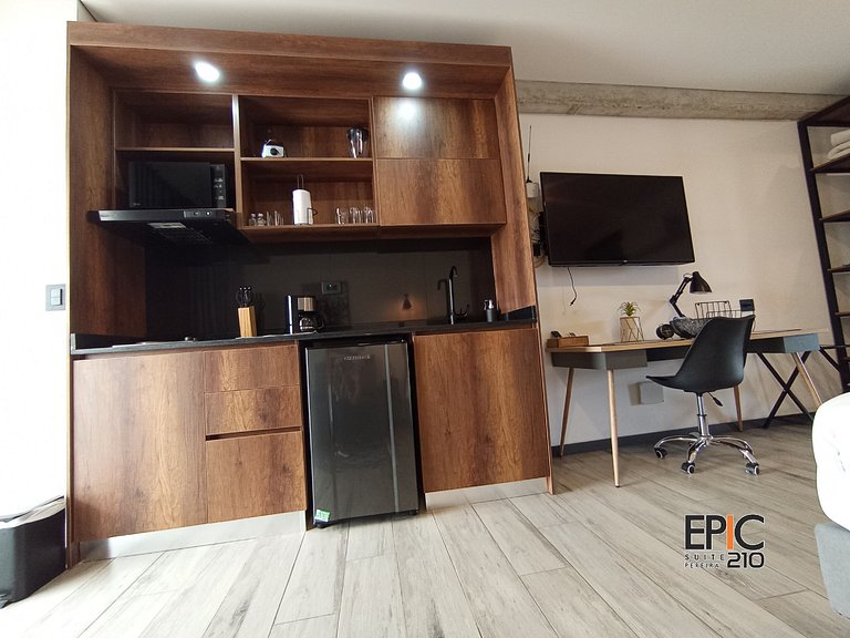 Epic Suite 210 Deluxe Airport