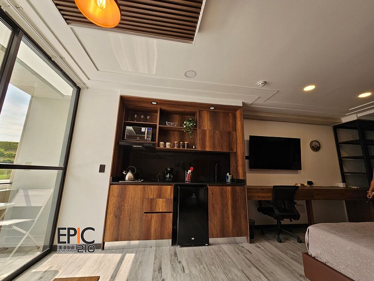 Epic Suite 210 Deluxe Aeropuerto