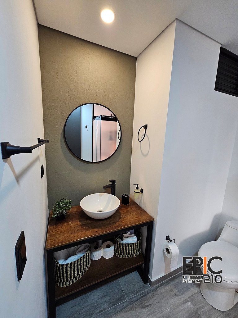 Epic Suite 210 Deluxe Airport