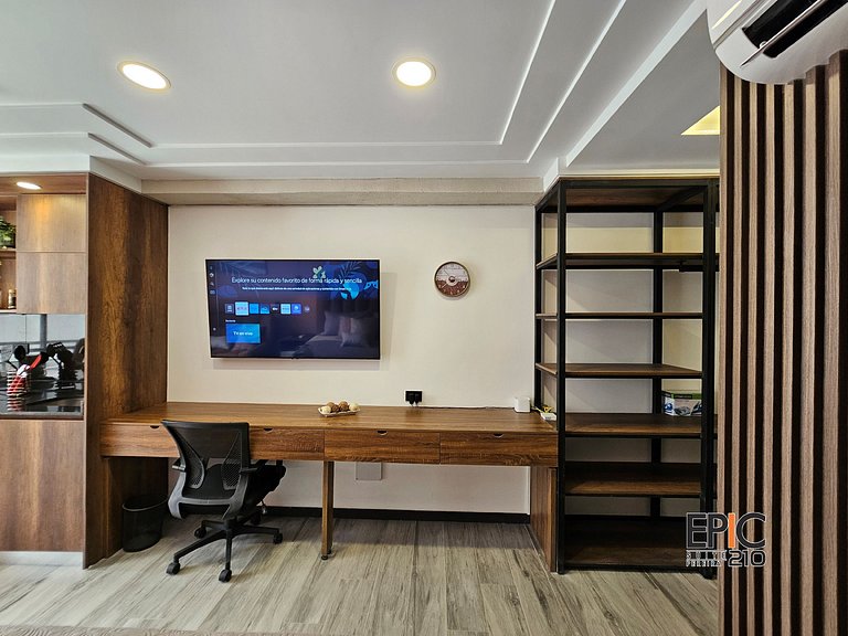 Epic Suite 210 Deluxe Airport