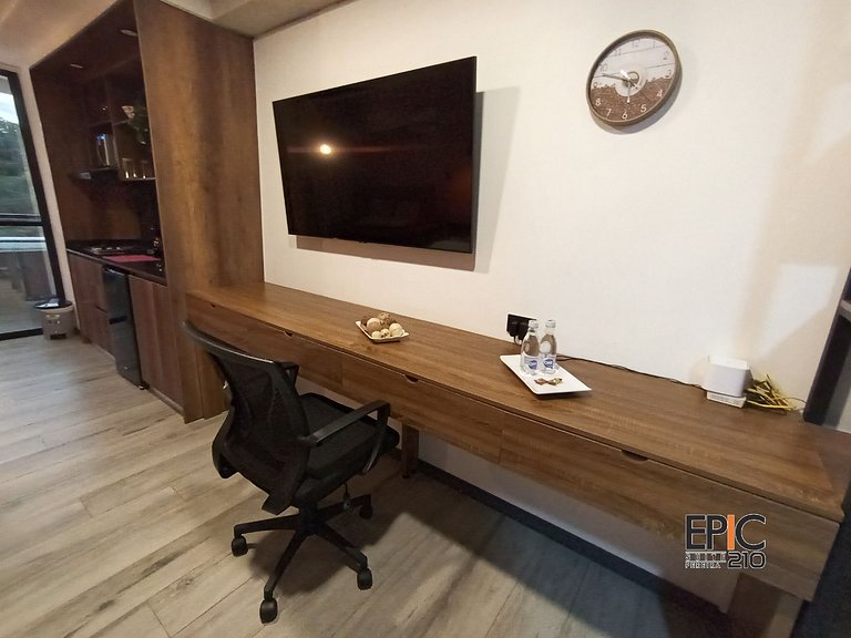 Epic Suite 210 Deluxe Airport