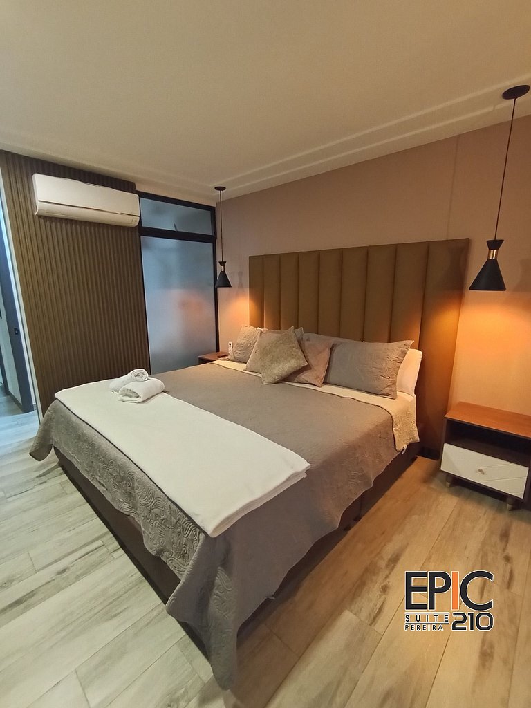 Epic Suite 210 Deluxe Airport