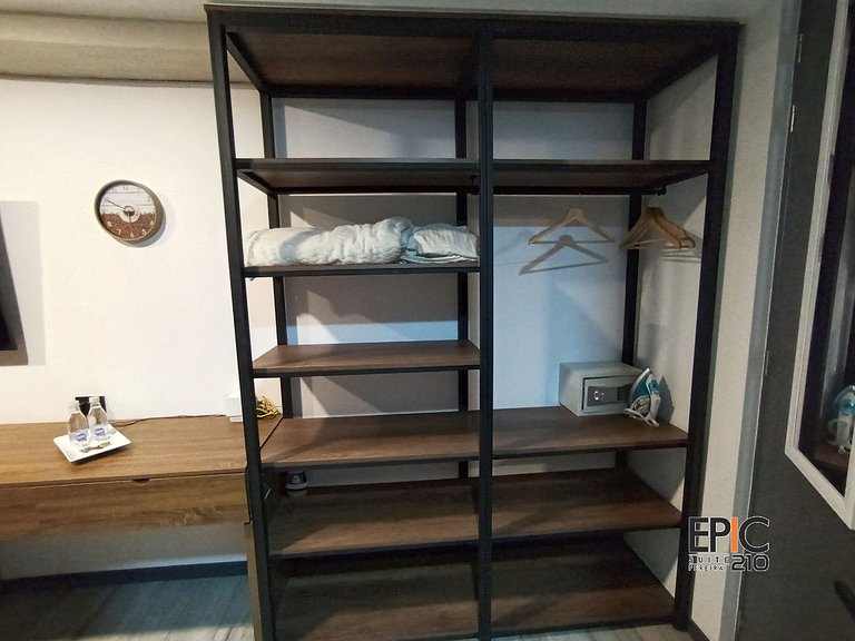 Epic Suite 210 Deluxe Airport