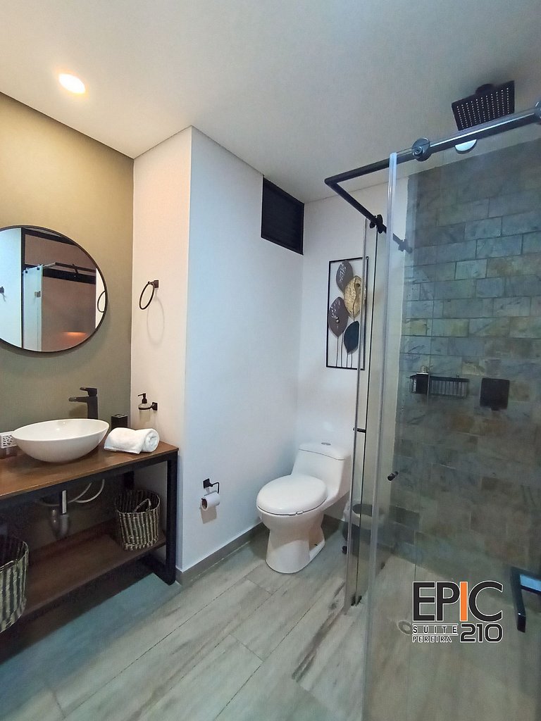 Epic Suite 210 Deluxe Airport