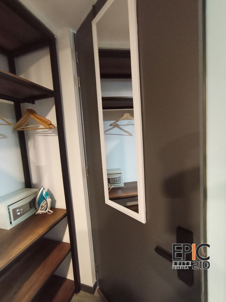 Epic Suite 210 Deluxe Airport