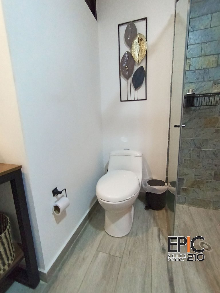 Epic Suite 210 Deluxe Airport