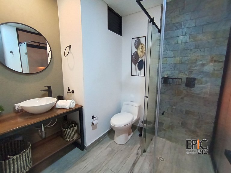 Epic Suite 210 Deluxe Aeropuerto