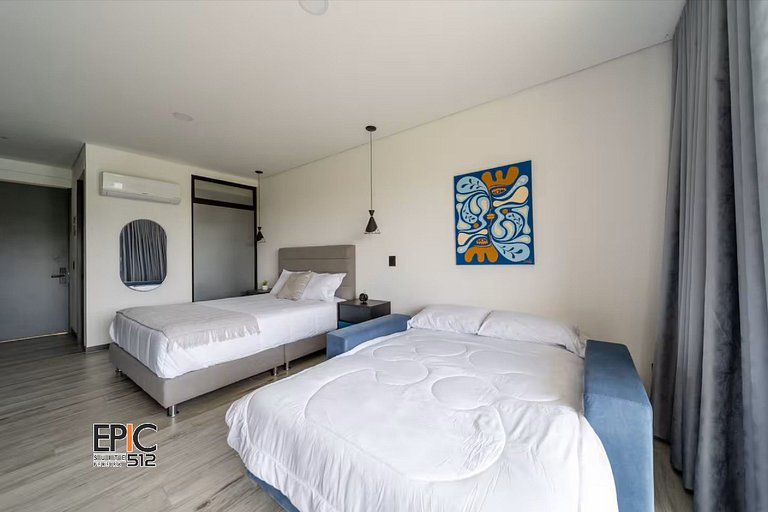 Epic Suite 512 Deluxe Airport