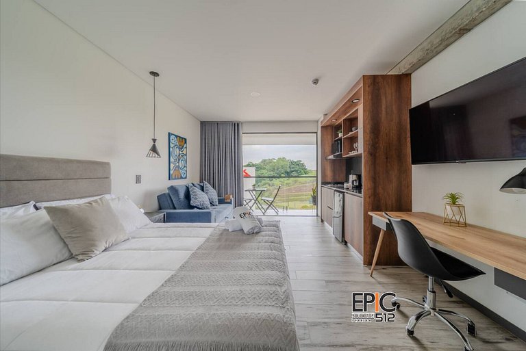 Epic Suite 512 Deluxe Airport