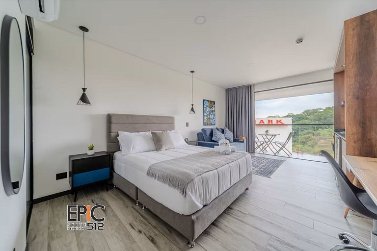 Epic Suite 512 Deluxe Airport