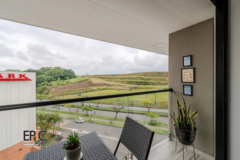 Epic Suite 512 Deluxe Airport