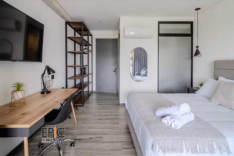 Epic Suite 512 Deluxe Airport