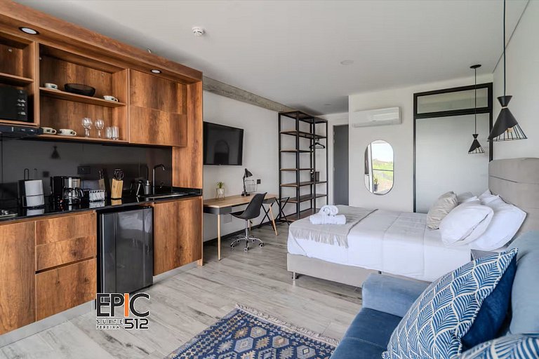 Epic Suite 512 Deluxe Airport