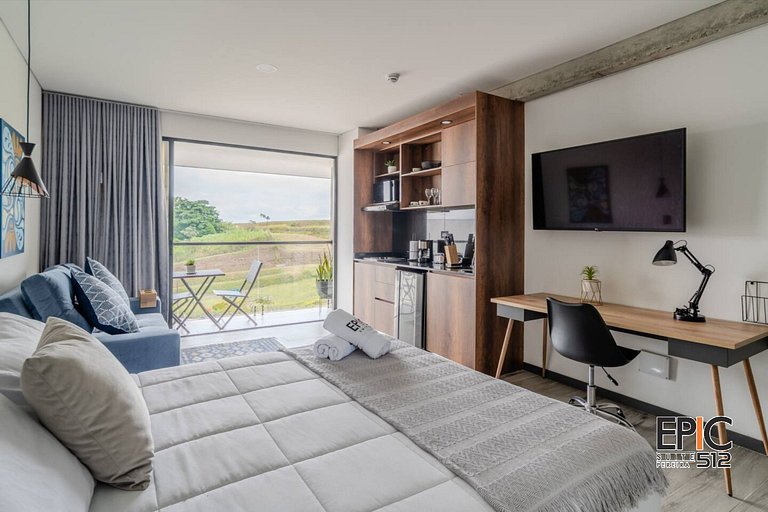 Epic Suite 512 Deluxe Airport