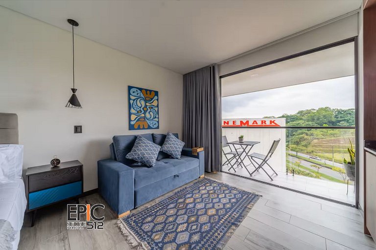 Epic Suite 512 Deluxe Airport