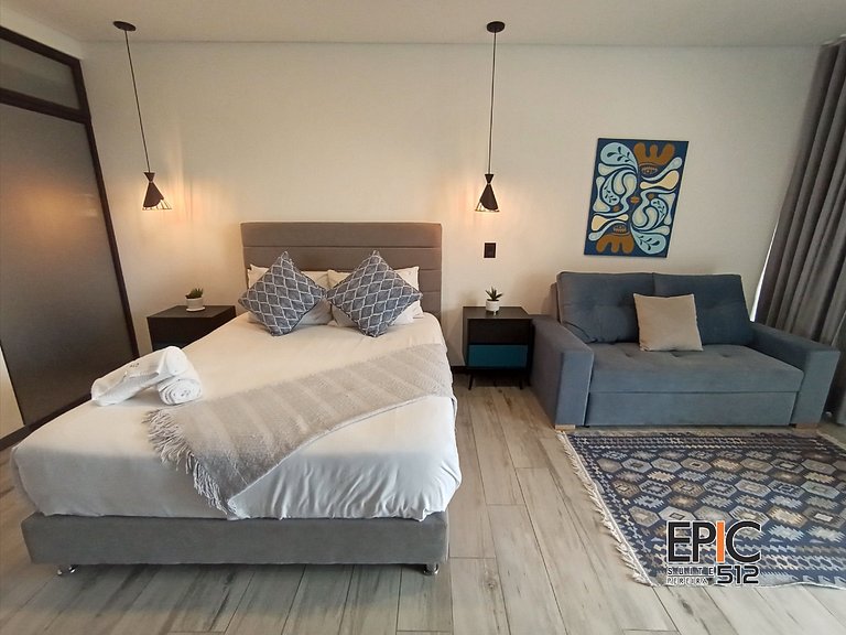 Epic Suite 512 Deluxe Airport