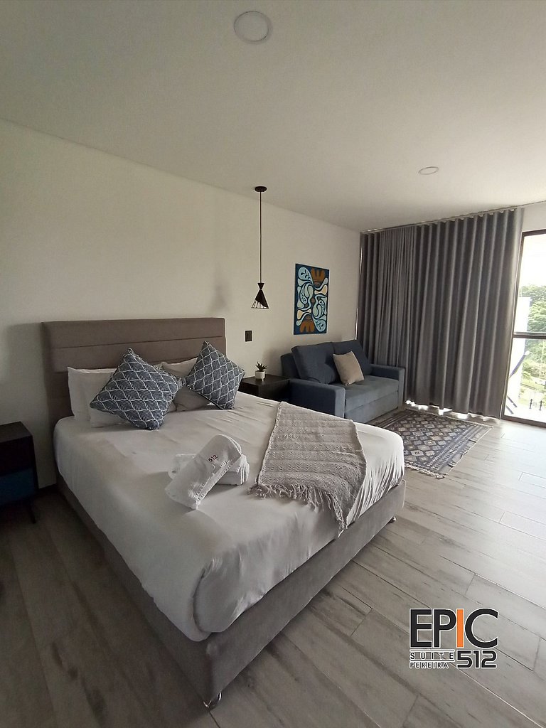 Epic Suite 512 Deluxe Airport