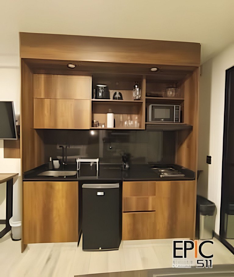 Epic Suite 511 Deluxe Airport