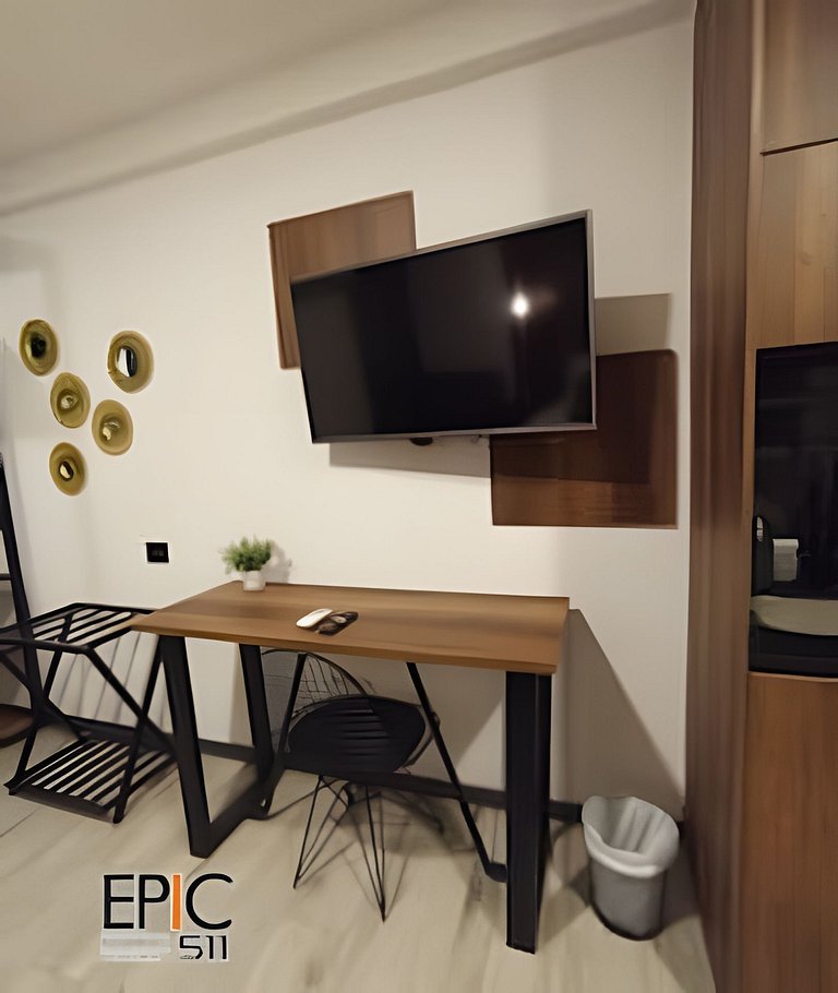 Epic Suite 511 Deluxe Airport