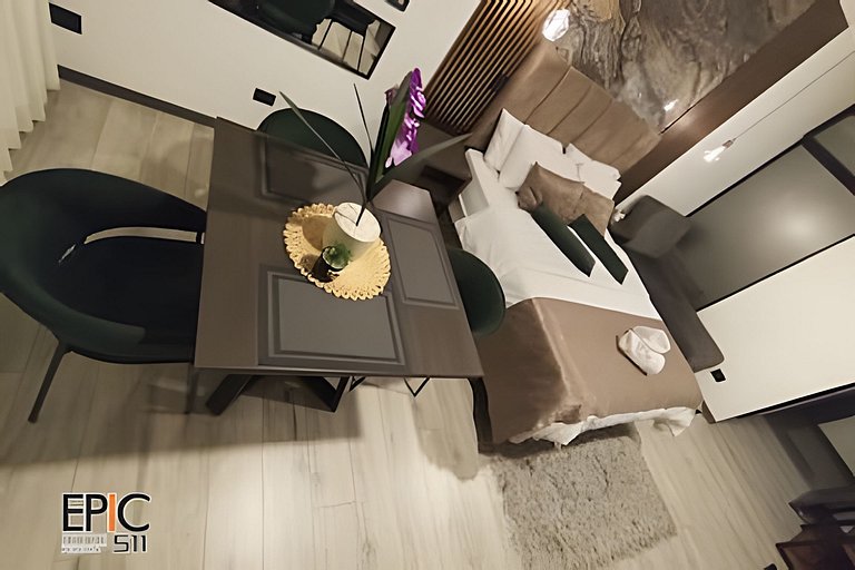 Epic Suite 511 Deluxe Airport