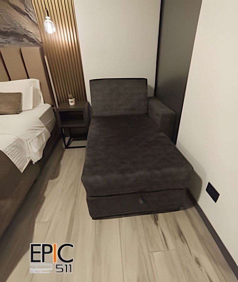 Epic Suite 511 Premium Airport